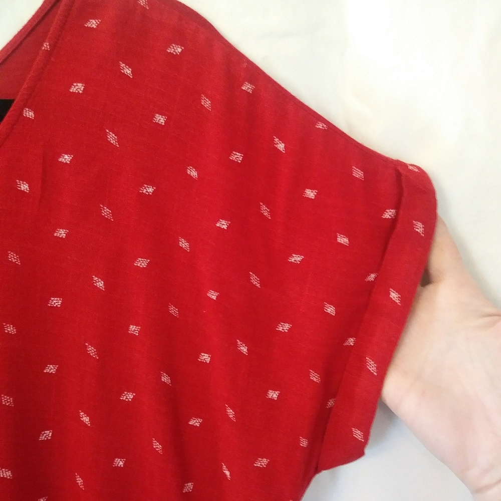 Red blouse - Picture 3 of 6